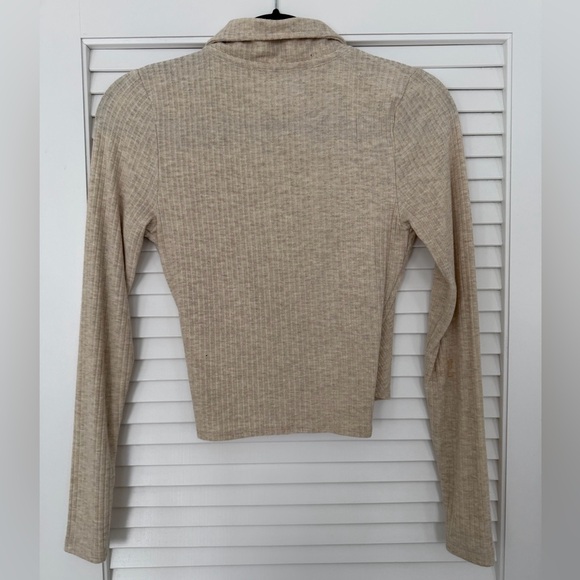 Abercrombie & Fitch Cream Ribbed Top - Picture 3 of 3